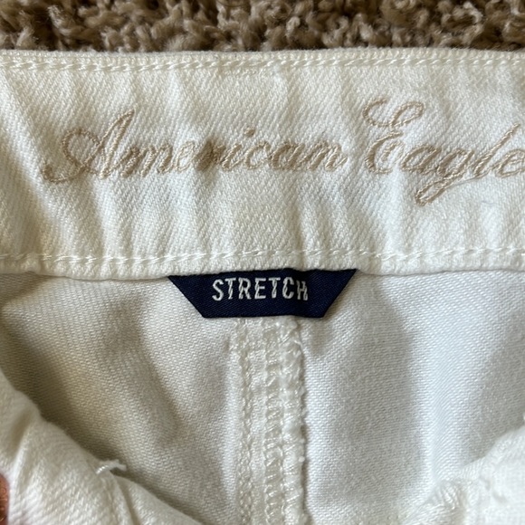 American eagle shorts color white, size 6 - Picture 2 of 4